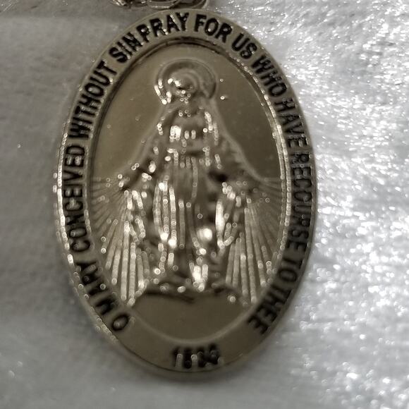 Silver tone 20" chain with a 1x 3/4" pendant 1.1511 - Picture 8 of 9